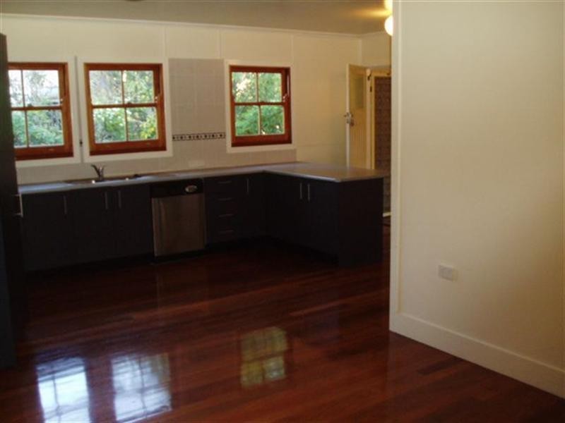 24 Worthing Street, Wynnum QLD 4178