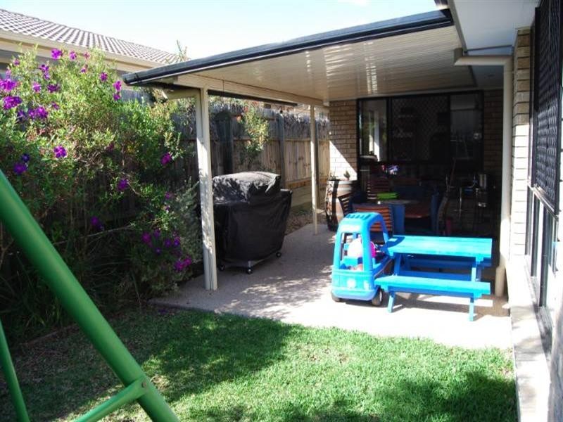 9 Dundee Crescent, Wakerley QLD 4154