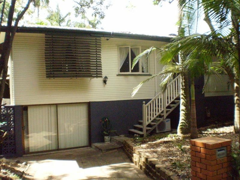 17 Heymer Street, Wynnum QLD 4178