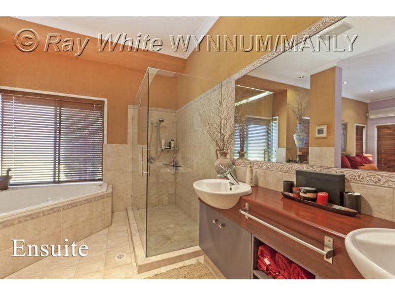 25 Oak Place, Mackenzie QLD 4156