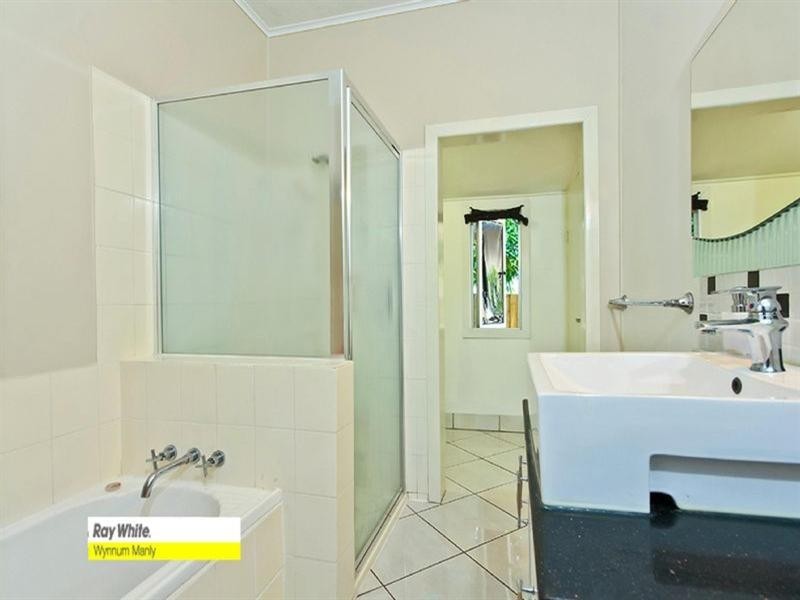 102 Emsworth Street, Wynnum QLD 4178