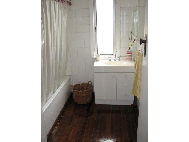 78 Moreton Avenue, Wynnum QLD 4178