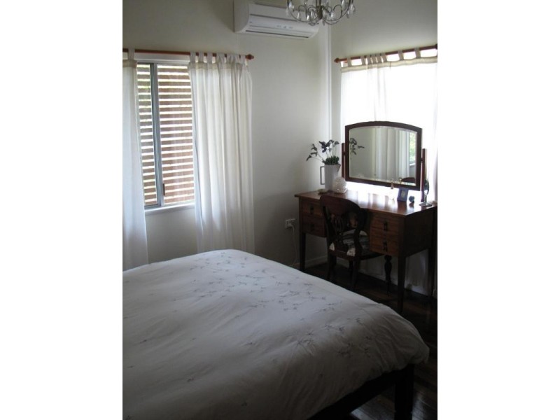 78 Moreton Avenue, Wynnum QLD 4178