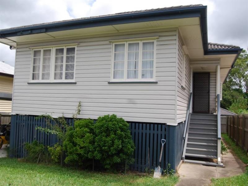 1492 creek Road, Carina QLD 4152