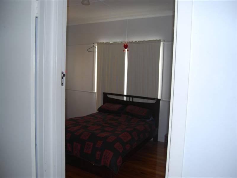 1492 creek Road, Carina QLD 4152