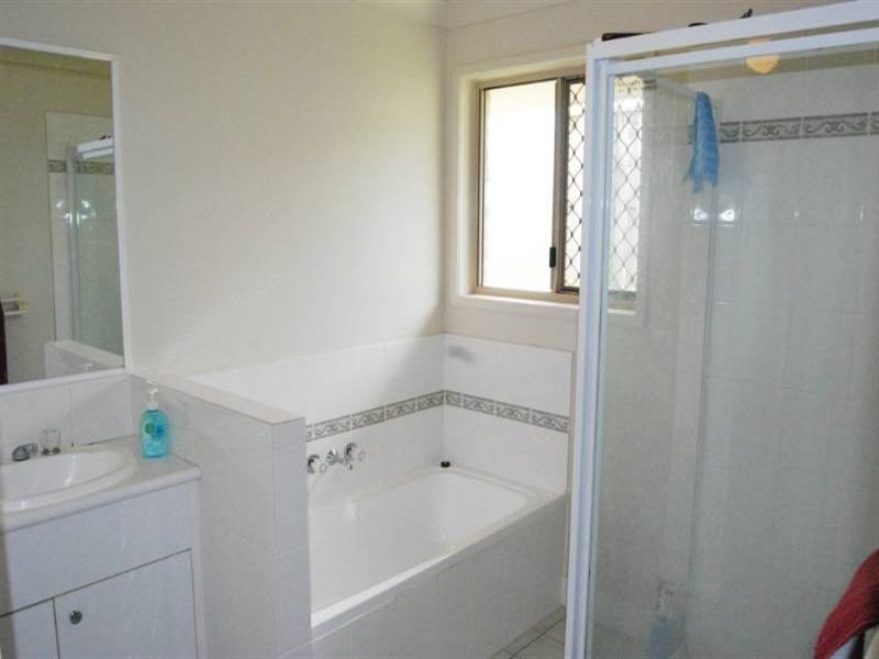 5 Holland Crescent, Wynnum West QLD 4178