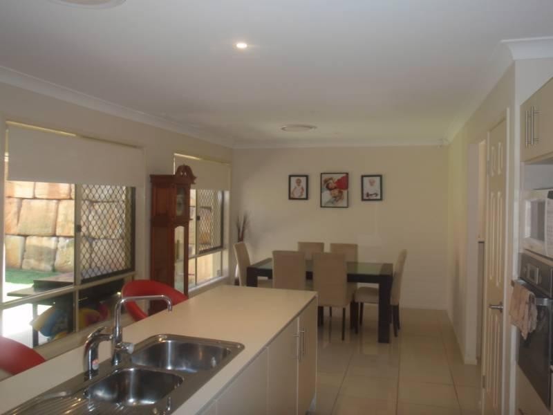 67 Rowland Avenue, Wakerley QLD 4154