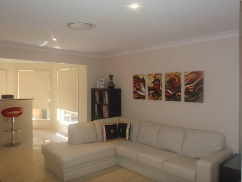 67 Rowland Avenue, Wakerley QLD 4154