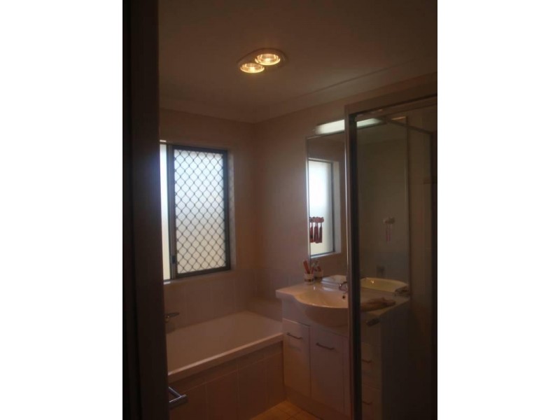 67 Rowland Avenue, Wakerley QLD 4154