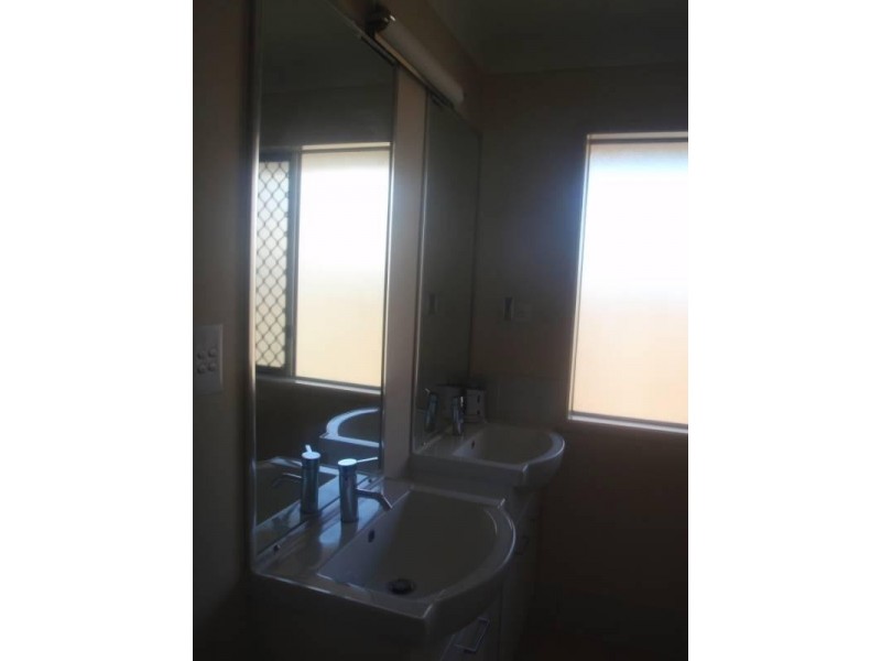 67 Rowland Avenue, Wakerley QLD 4154