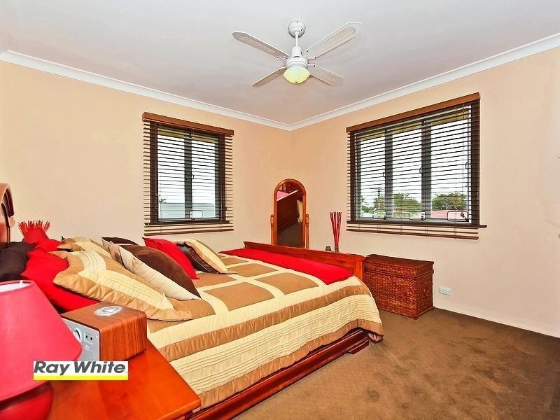5 Banoon Drive, Wynnum QLD 4178