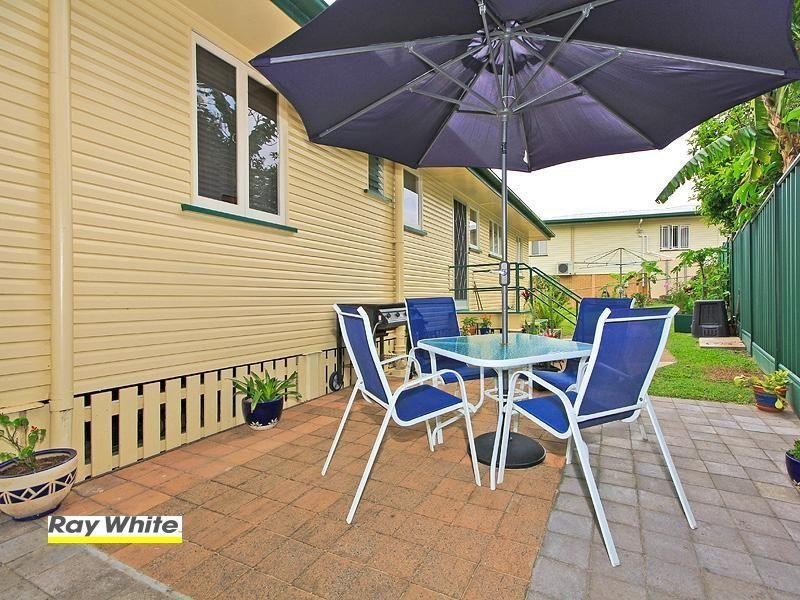 5 Banoon Drive, Wynnum QLD 4178