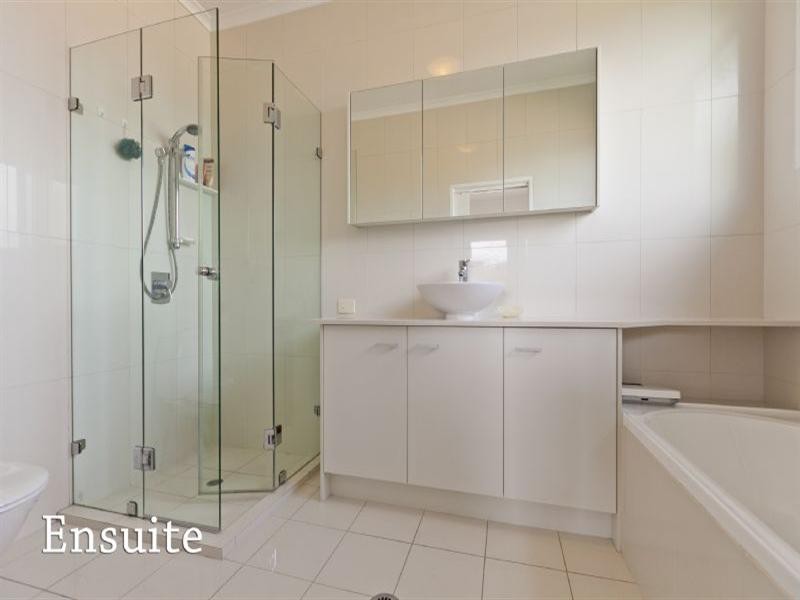 156 Melville Terrace, Manly QLD 4179