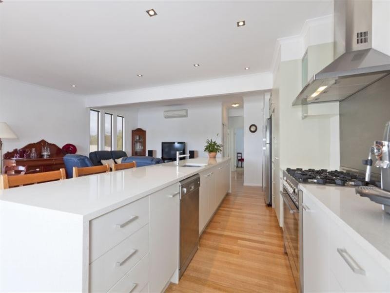 156 Melville Terrace, Manly QLD 4179
