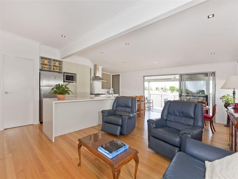 156 Melville Terrace, Manly QLD 4179