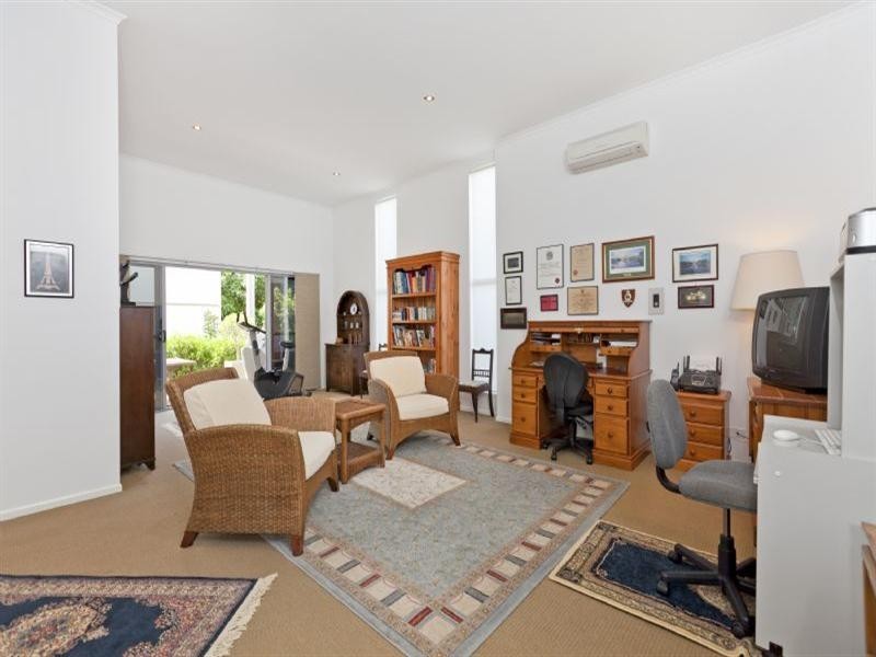 156 Melville Terrace, Manly QLD 4179