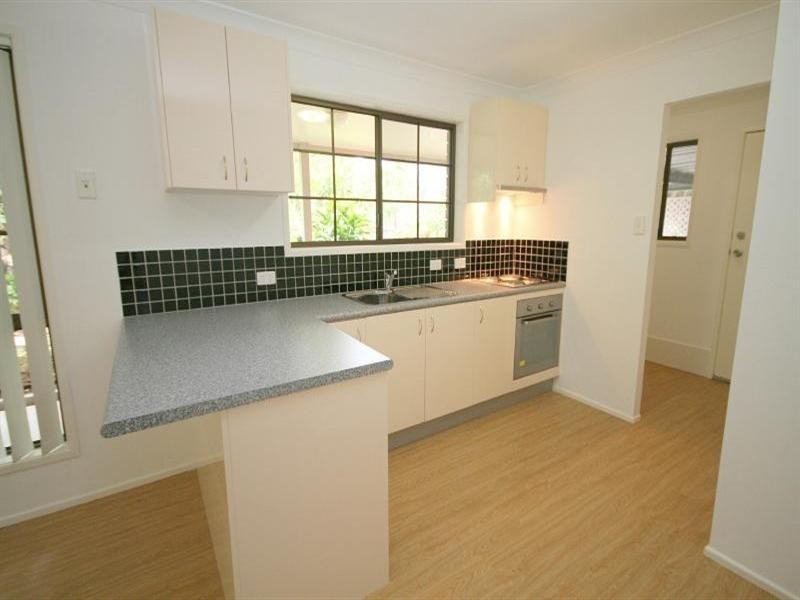 12 Donbeth Street, Wynnum West QLD 4178