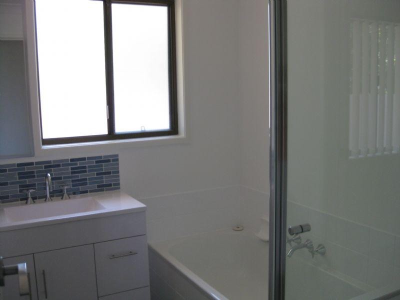 12 Donbeth Street, Wynnum West QLD 4178