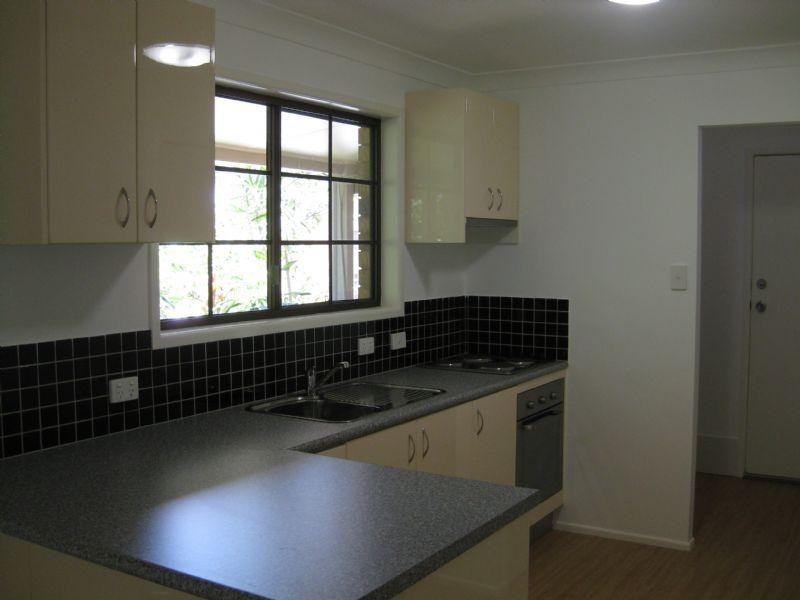 12 Donbeth Street, Wynnum West QLD 4178