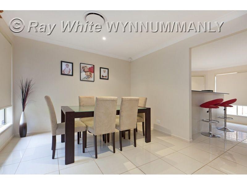 67 Rowland Avenue, Wakerley QLD 4154