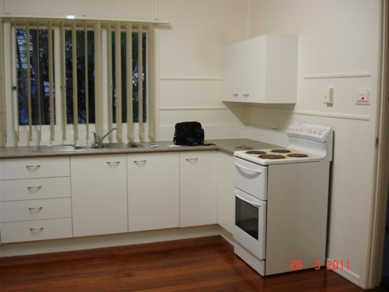 20 Haig Street, Wynnum West QLD 4178