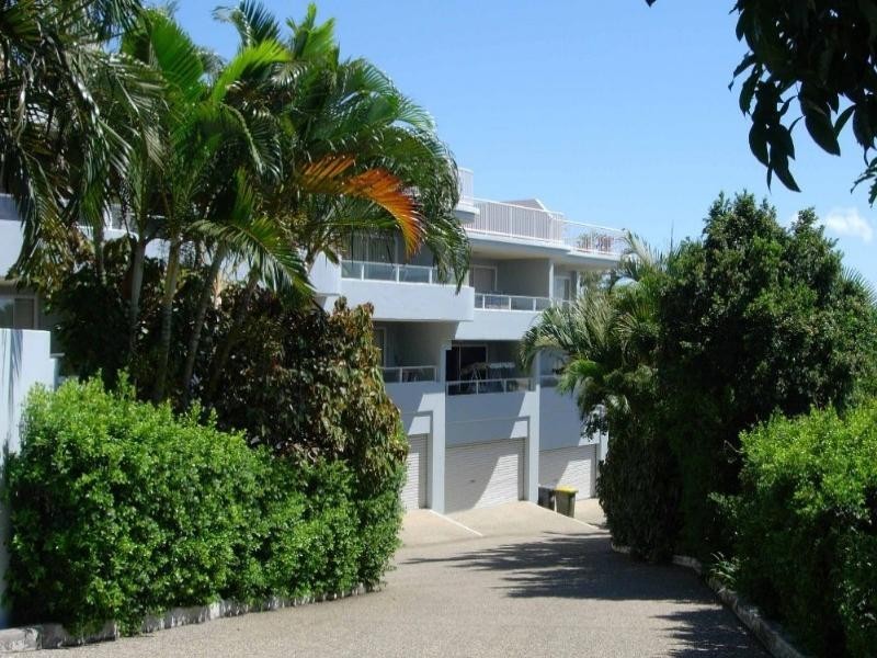 2/35 Benalla Street, Manly QLD 4179