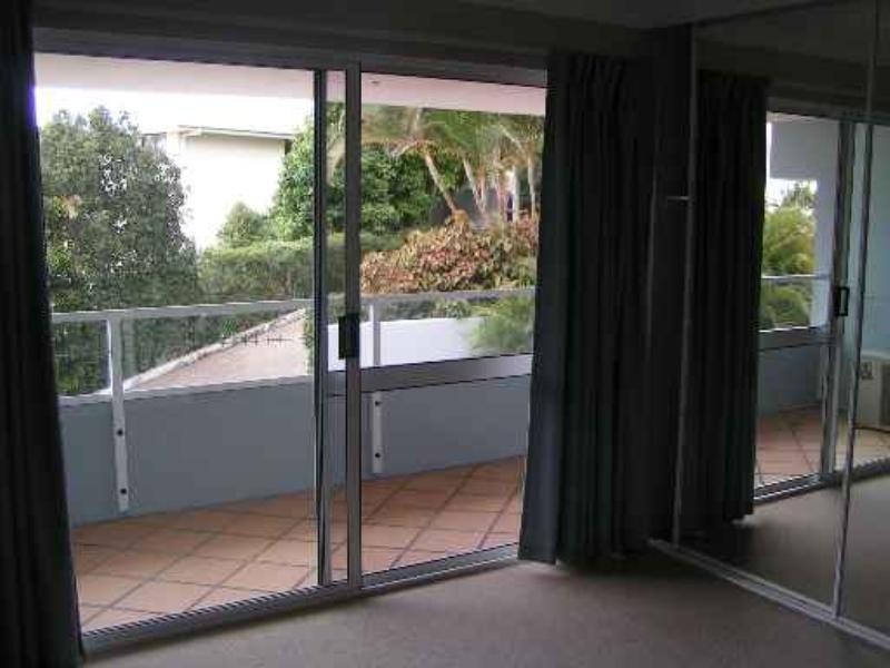 2/35 Benalla Street, Manly QLD 4179