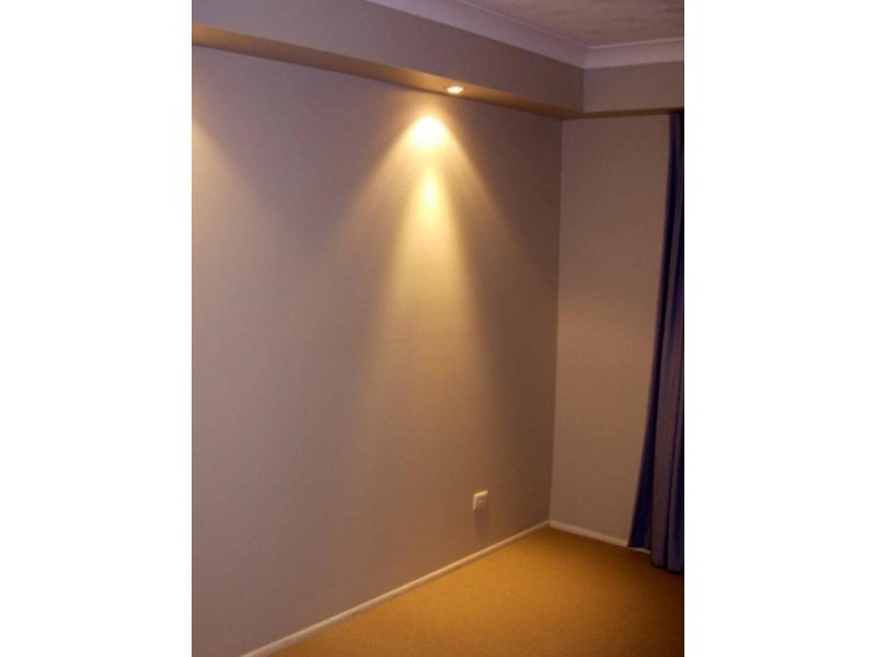 2/35 Benalla Street, Manly QLD 4179