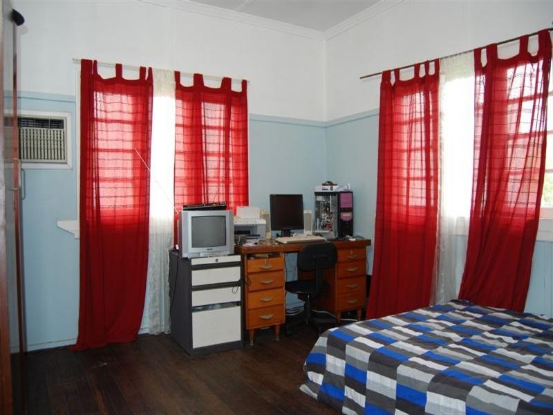 80 Andrew Street, Wynnum QLD 4178