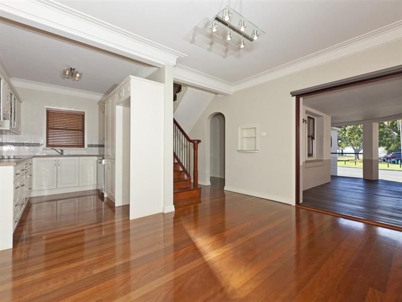 115 Wynnum Esplanade, Wynnum QLD 4178