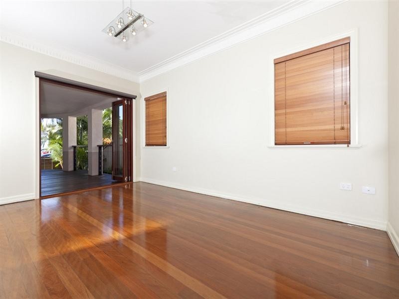 115 Wynnum Esplanade, Wynnum QLD 4178