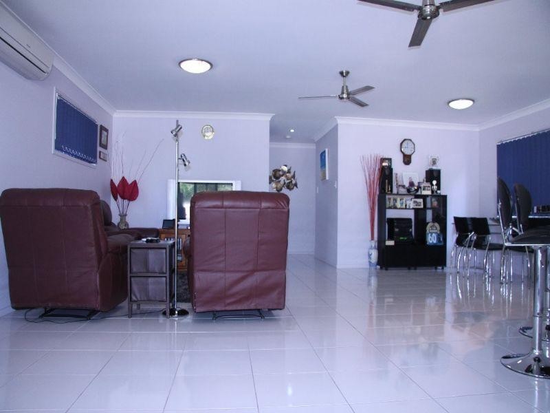 23 Rodney Street, Wynnum West QLD 4178