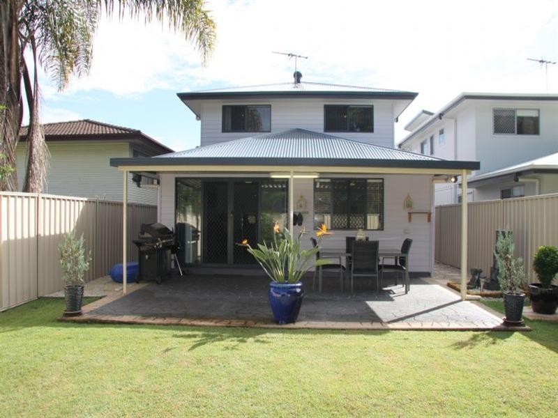 23 Rodney Street, Wynnum West QLD 4178