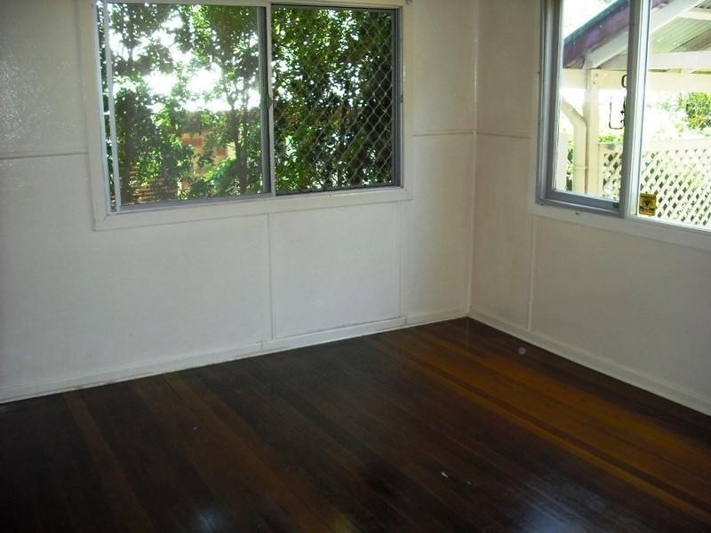 15 Bowering Street, Lota QLD 4179