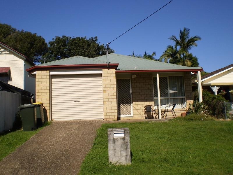 33 Hutton Avenue, Wynnum QLD 4178