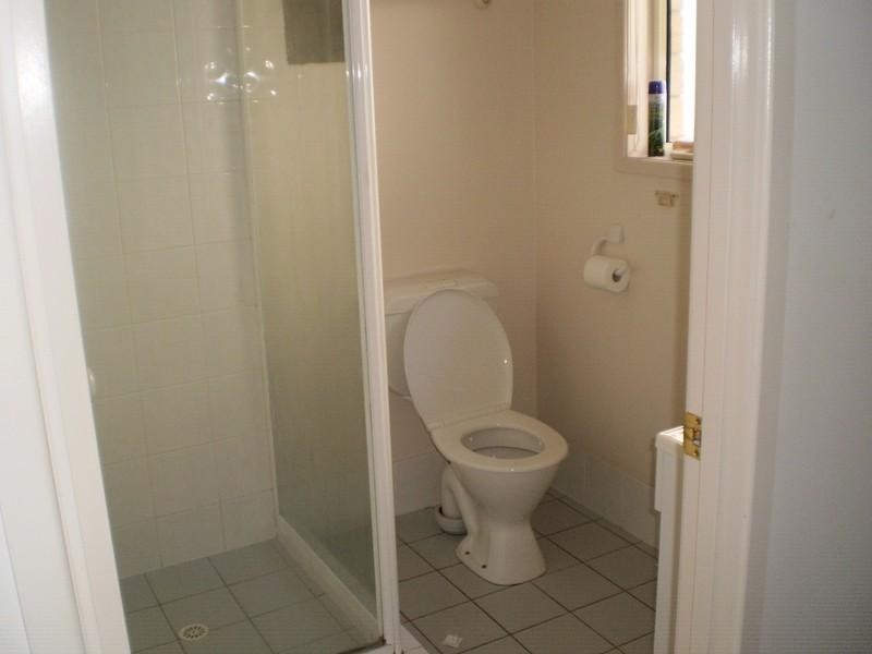 33 Hutton Avenue, Wynnum QLD 4178