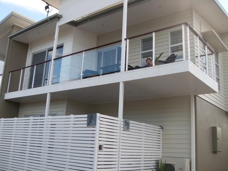 2/15 Berrima Street, Wynnum QLD 4178