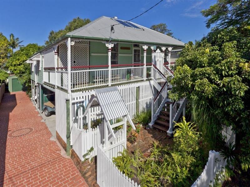 16 Moreton Avenue, Wynnum QLD 4178