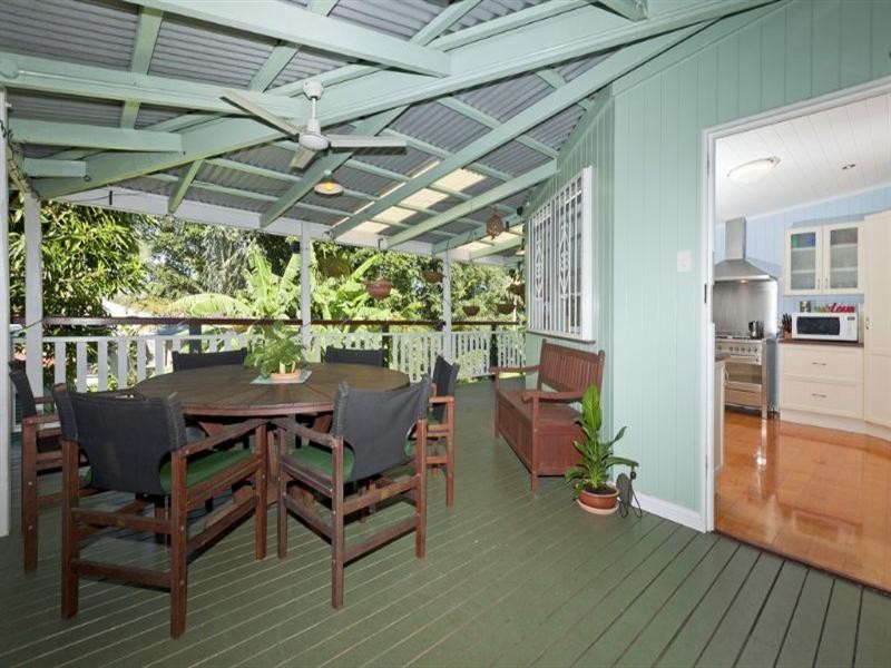 16 Moreton Avenue, Wynnum QLD 4178