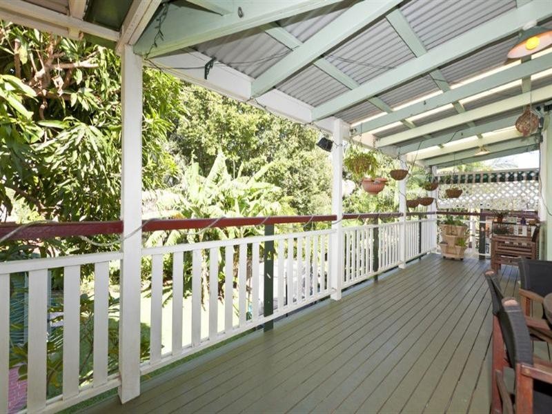 16 Moreton Avenue, Wynnum QLD 4178