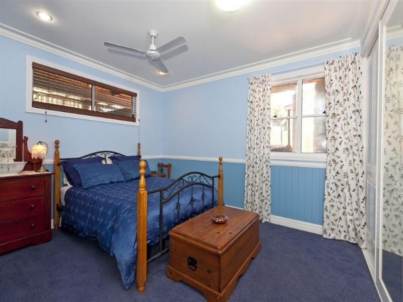 16 Moreton Avenue, Wynnum QLD 4178