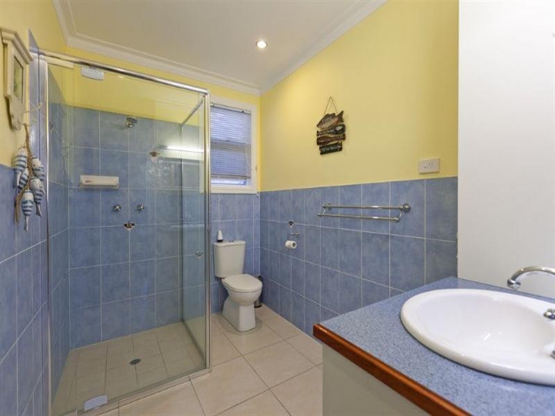 16 Moreton Avenue, Wynnum QLD 4178