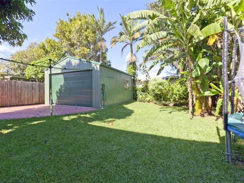 16 Moreton Avenue, Wynnum QLD 4178