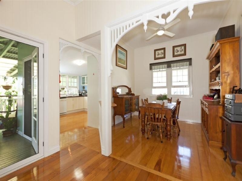 16 Moreton Avenue, Wynnum QLD 4178