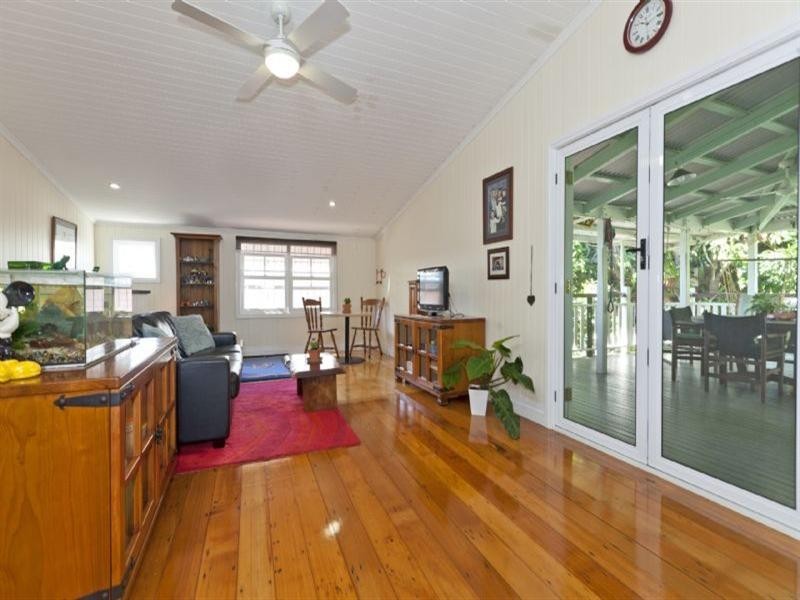 16 Moreton Avenue, Wynnum QLD 4178