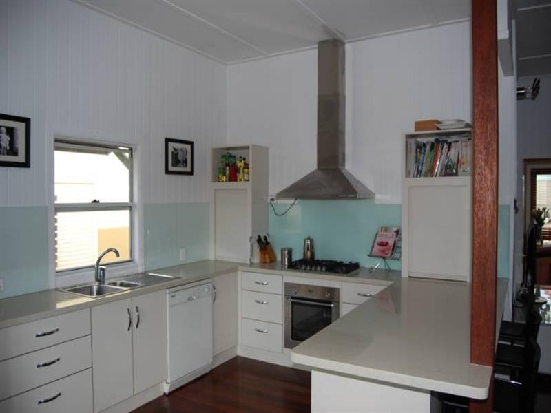 105 Waterview Avenue, Wynnum QLD 4178