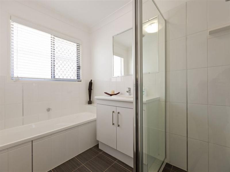 25 Rodney Street, Wynnum West QLD 4178