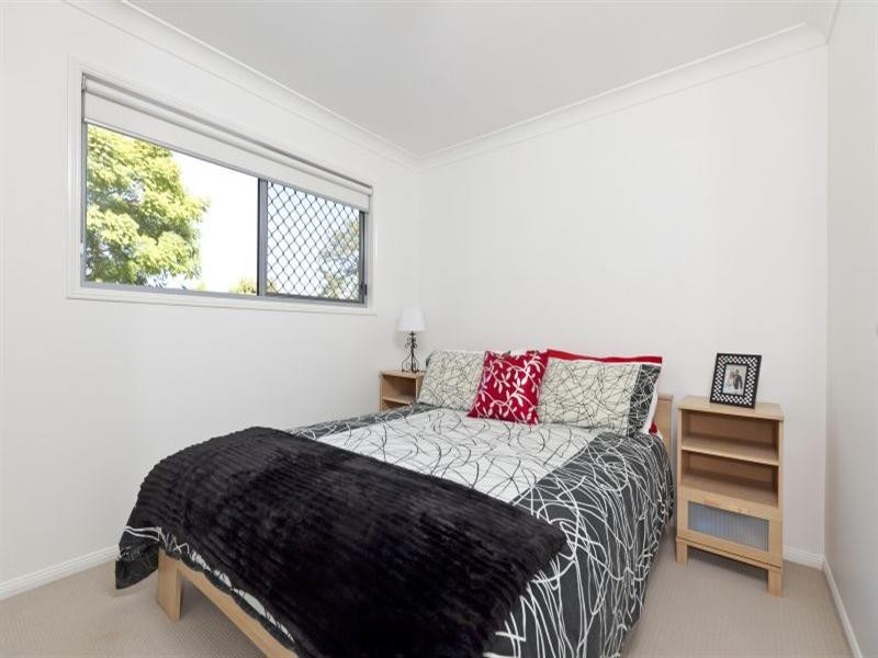 25 Rodney Street, Wynnum West QLD 4178