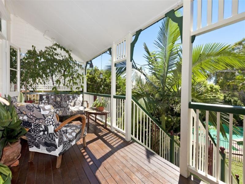 39 Wood Street, Manly QLD 4179