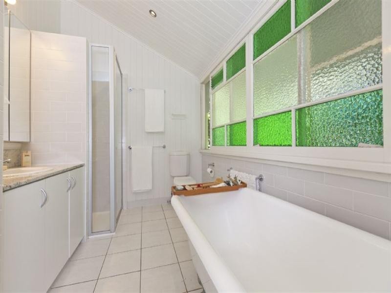 39 Wood Street, Manly QLD 4179